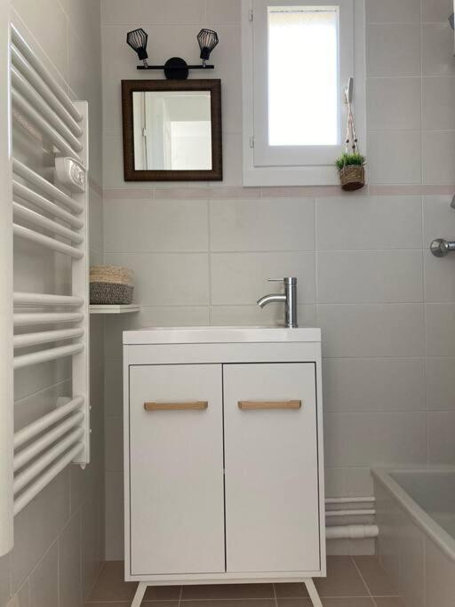 Cabourg, Appartement T2 Acces Direct Mer Exterior photo
